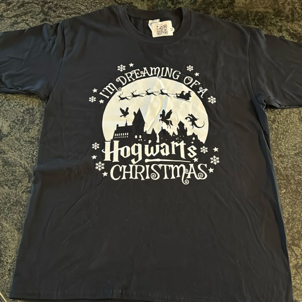 Hogwarts Christmas T-shirt